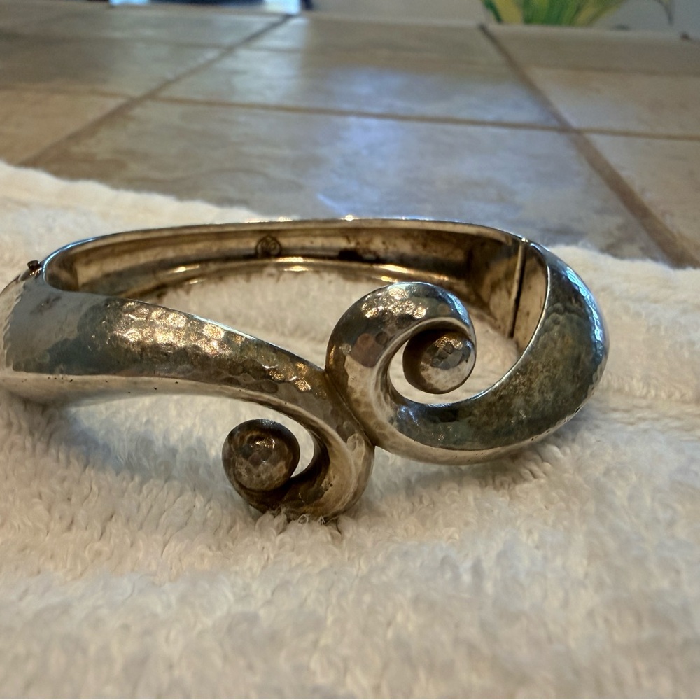 Vintage Hammered Scroll Cuff Bracelet - Sterling Silver magnetic closure